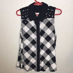 Justice crop selves shirt.